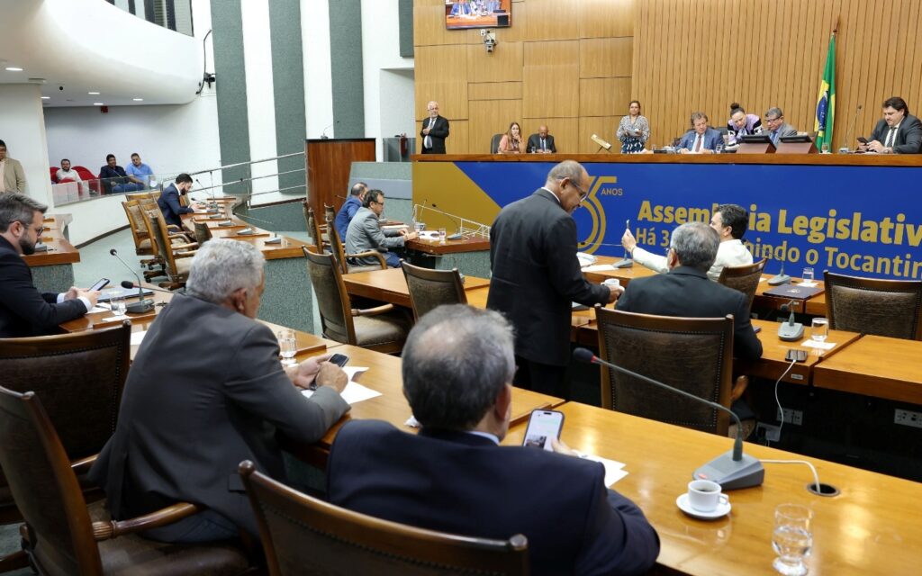 Aleto aprova lei que autoriza Executivo a contratar operação de crédito com BRB