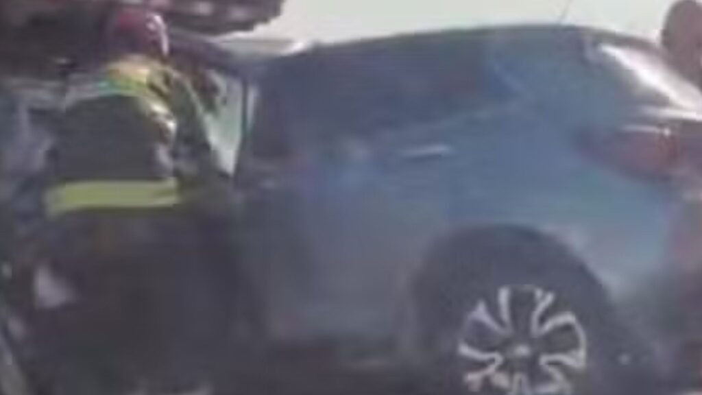 fazendeiro-morre-ao-colidir-carro-com-caminhao-parado-na-to-050