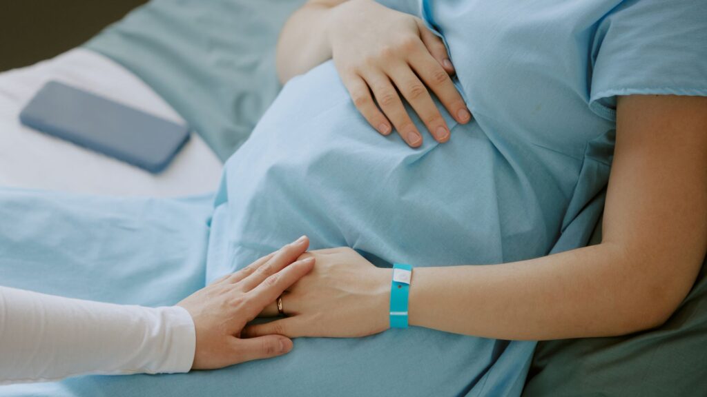 dpe-contesta-lei-que-permite-escolha-entre-parto-normal-e-cesariana-na-rede-publica