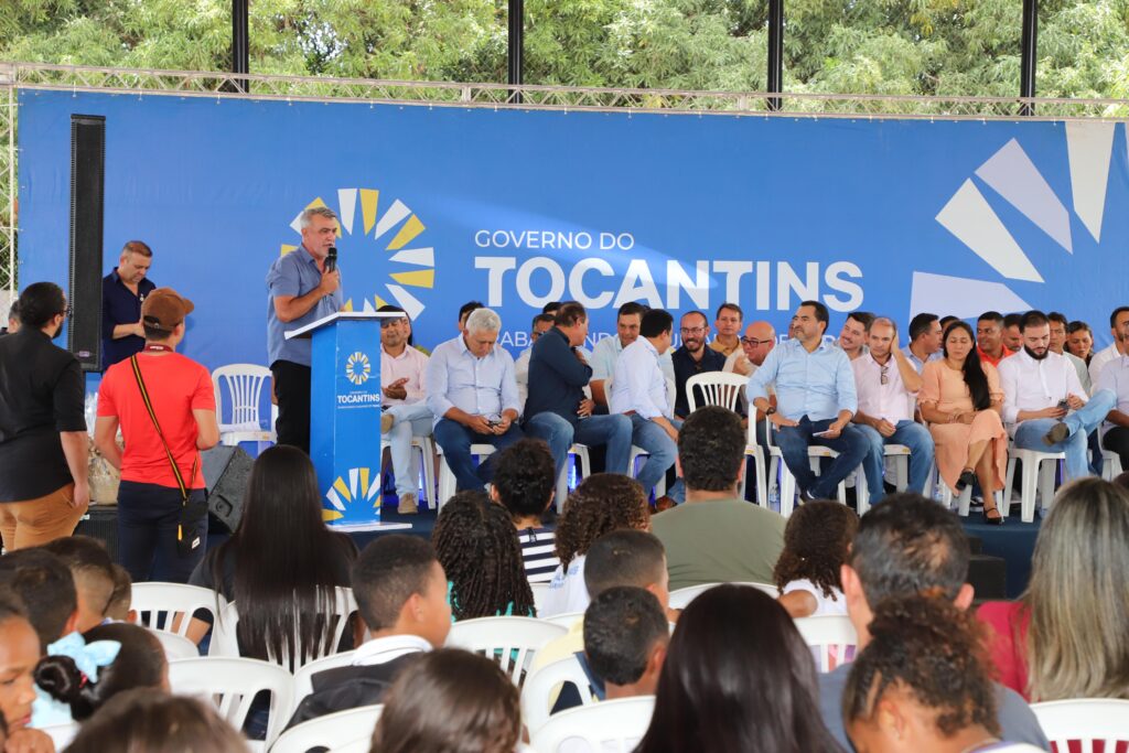 Presidente da Aleto participa da reinauguração de escola reformada em Bom Jesus do Tocantins