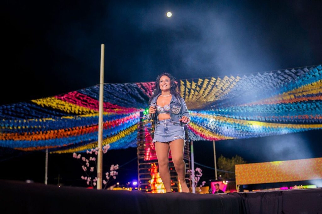 terceira-noite-do-33o-arraia-da-capital-tem-show-da-banda-moleca-sapeca-e-atracoes-regionais