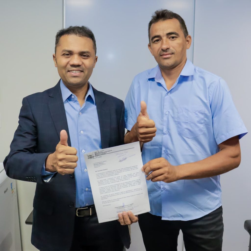 Deputado Moisemar Marinho recebe vereador Demir da Agrovila de Nova Olinda deputado-moisemar-marinho-recebe-vereador-demir-da-agrovila-de-nova-olinda