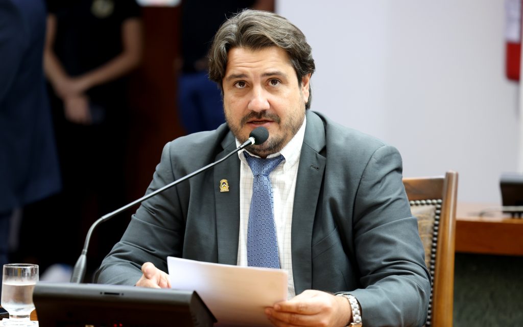 comissao-de-minas,-energia-e-meio-ambiente-aprova-14-materias