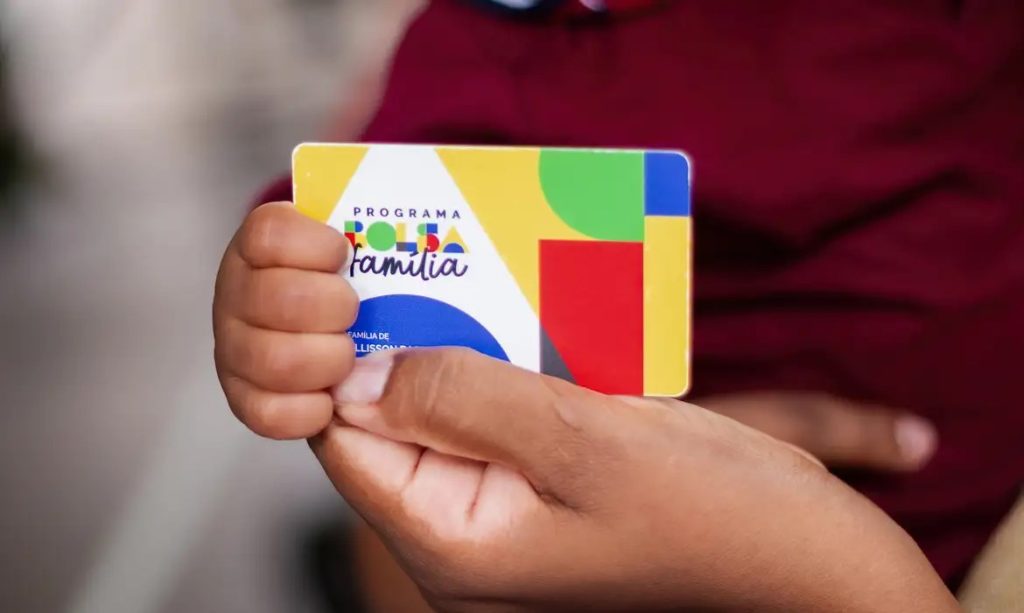 Caixa inicia pagamento do Bolsa Família para beneficiários com NIS final 4 caixa-inicia-pagamento-do-bolsa-familia-para-beneficiarios-com-nis-final-4