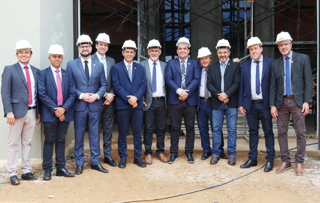 Amélio Cayres e demais deputados visitam obra do novo prédio da Aleto amelio-cayres-e-demais-deputados-visitam-obra-do-novo-predio-da-aleto