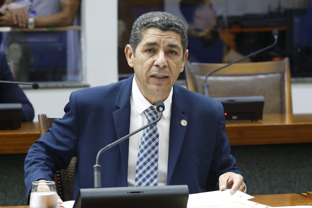 Valdemar Júnior apresenta PL que cria Política Estadual de Atenção às Pessoas com Doenças Raras valdemar-junior-apresenta-pl-que-cria-politica-estadual-de-atencao-as-pessoas-com-doencas-raras