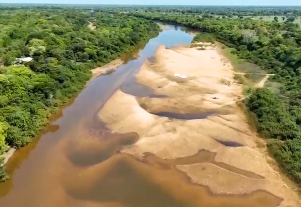 Imagens aéreas mostram seca em rio da maior ilha fluvial do mundo, no TO; assista imagens-aereas-mostram-seca-em-rio-da-maior-ilha-fluvial-do-mundo,-no-to;-assista